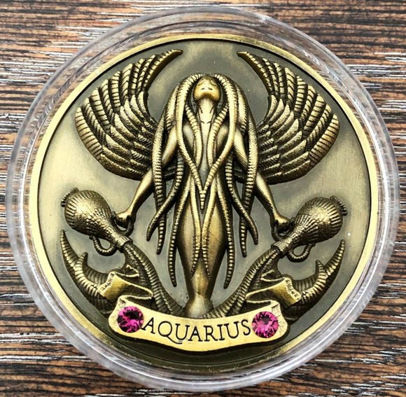 My Zodiac Coin - AQUARIUS - Swarovski® Crystals, 3D, Glow-In-The-Dark - Gold