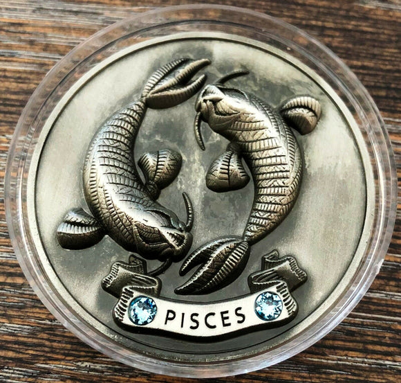 My Zodiac Coin - PISCES - Swarovski® Crystals, 3D, Glow-In-Dark - Antique Silver